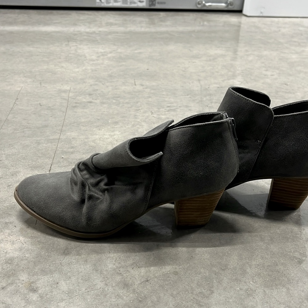 Report Clarice Grey Bootie Slouchy Boho Western Coastal Cowgirl \ New w/o tags